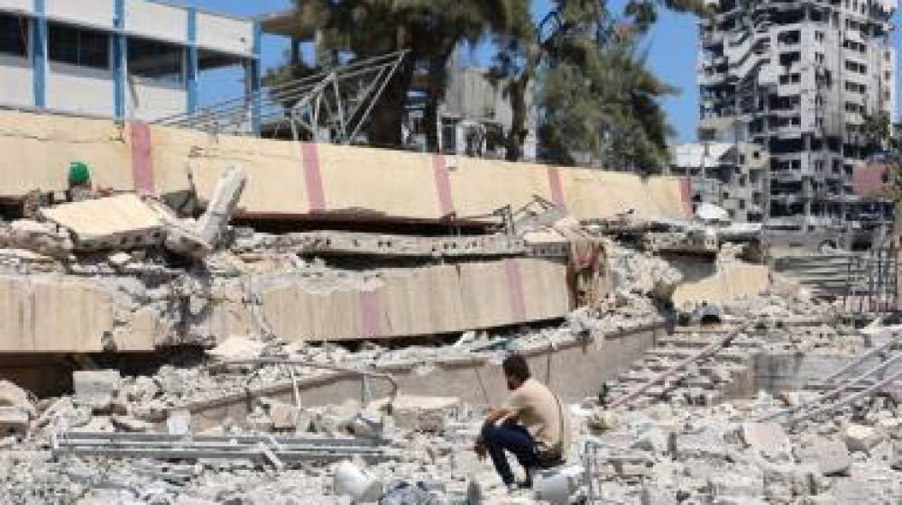 غزة: استهداف مدرسة تأوي نازحين.. وشلل الأطفال يهدد القطاع