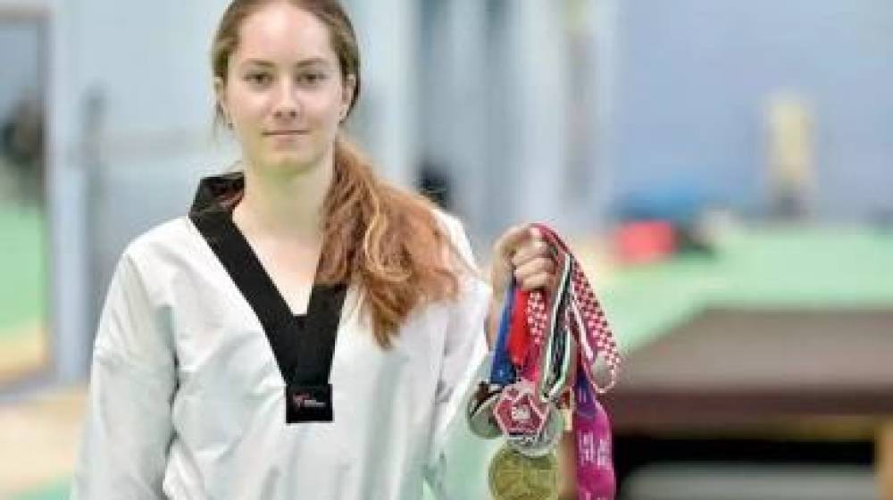 ليتيسيا عون.. طالبة الطب اللبنانية الطامحة لذهبية 
