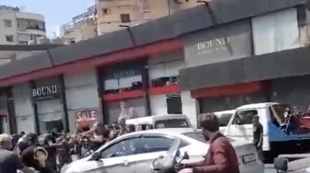 بالفيديو – إشكال وإطلاق نار عند الكفاءات… ماذا يحصل؟