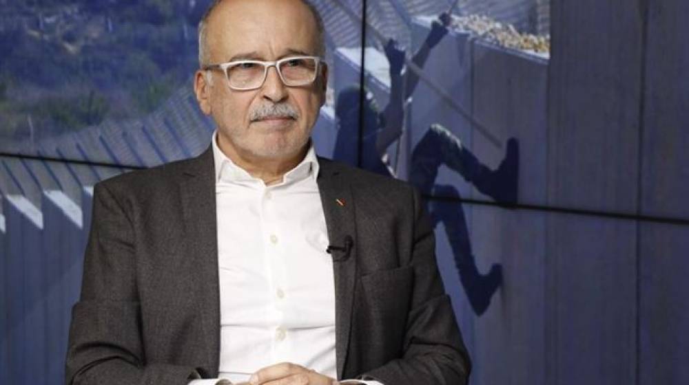بيار أبي صعب: جعجع سيمسح الأرض بـ باسيل!