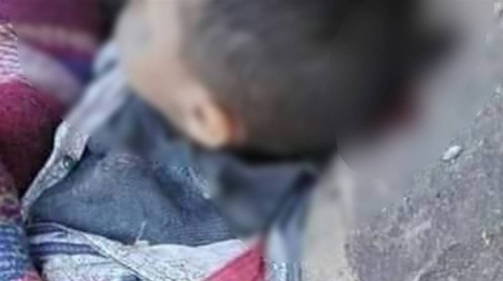 بالصورة: وفاة طفل سقط عن درج منزله