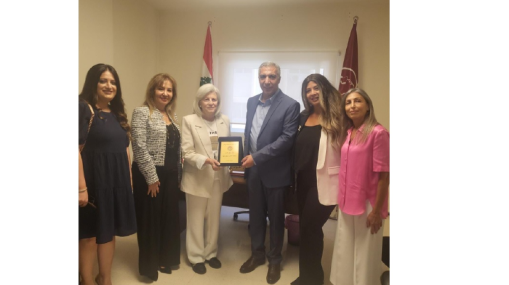 عبود تابع شؤون مهنة دور الحضانة مع وفد من النقابة