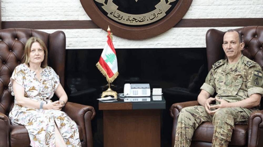 قائد الجيش استقبل السفيرة السويدية