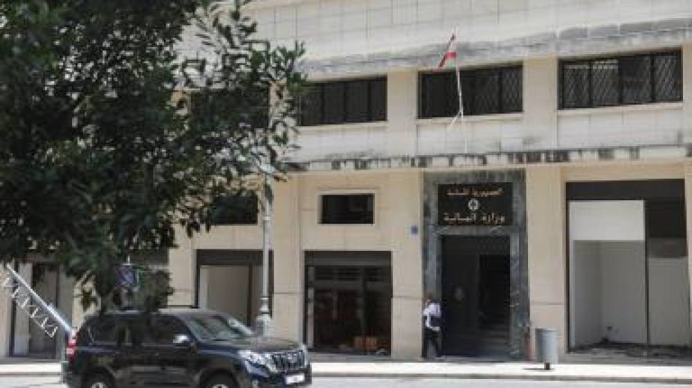 المالية: تحديد سعر الدولار لحسابات الخزينة لا يرتبط بالودائع