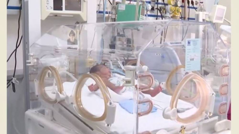 إنجازٌ استثنائي للطب اللبناني... عمليّة جراحية لحديث ولادة 