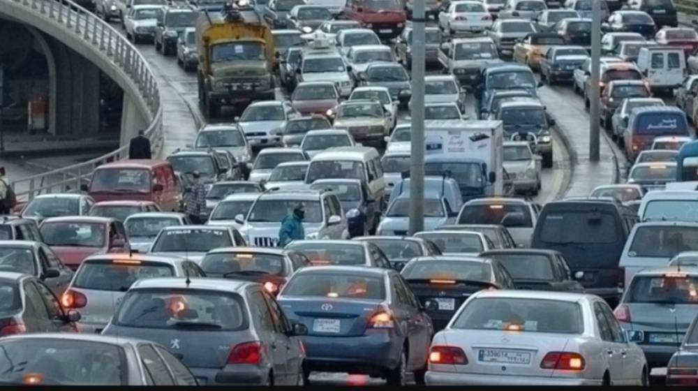 زحمة سير خانقة تشهدها هذه الطرقات