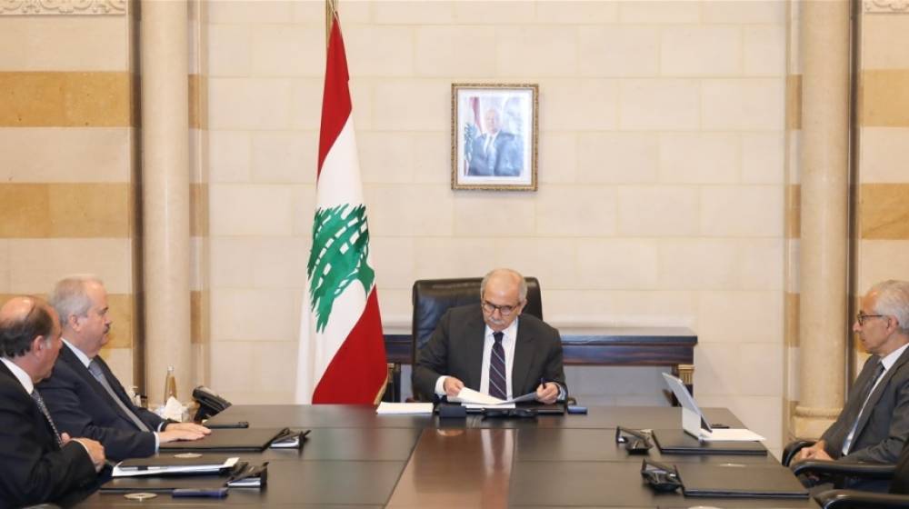 سلام بحث مع وزيري المال والاقتصاد وحاكم مصرف لبنان في الاوضاع المالية