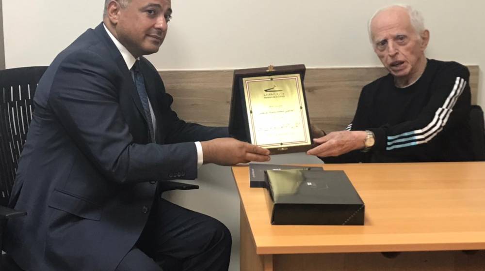 الاب يوسف يمين العاشق للبنان مكرّما بدرع الثقافة.. حسناء سعادة