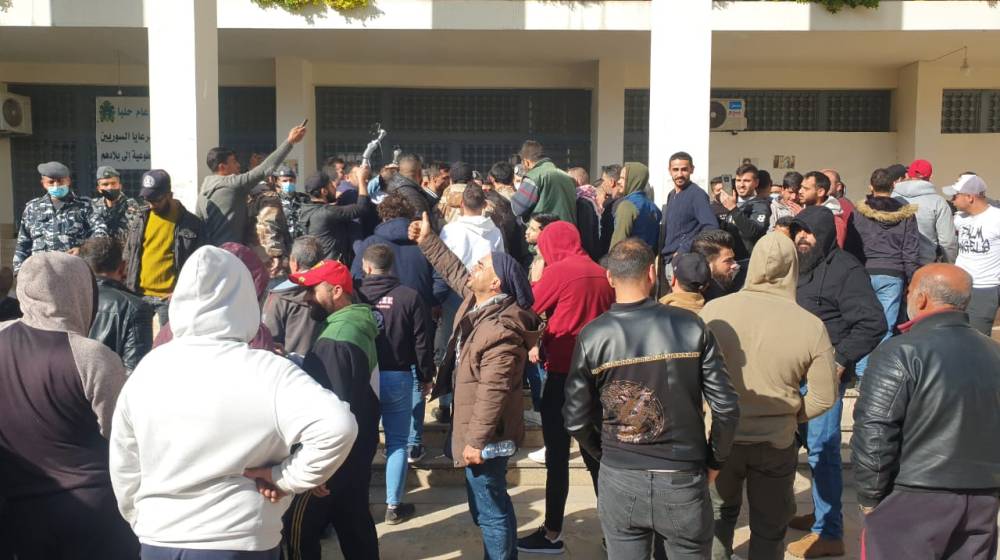 نقل موظفة الى عكار تُحدث بلبلة طائفية!… نجلة حمود