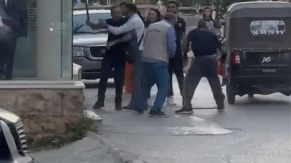 عسكري يعتدي على شرطي... الرواية الكاملة لما حصل في البترون! (فيديو)