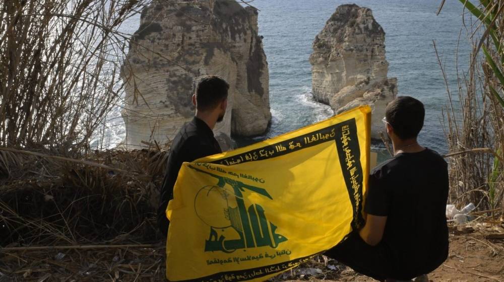 بالفيديو: وصول منصة الإنارة إلى الروشة