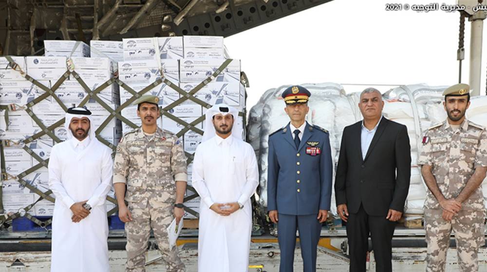 الجيش تسلم مواد غذائية مقدّمة من دولة قطر