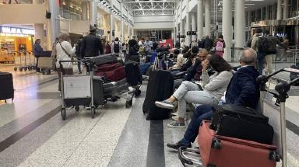 حركة المطار: دفق كبير من المغادرين ولا عمليات 