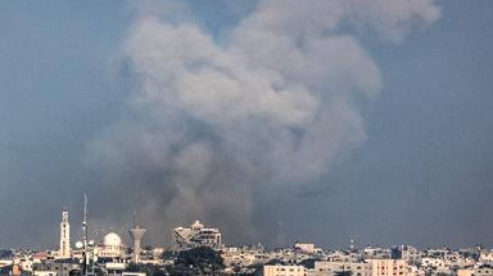 إسرائيل تأمر بإخلاء جديد بخانيونس وتنسف مباني برفح