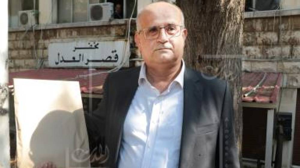 في عزّ العتمة: 