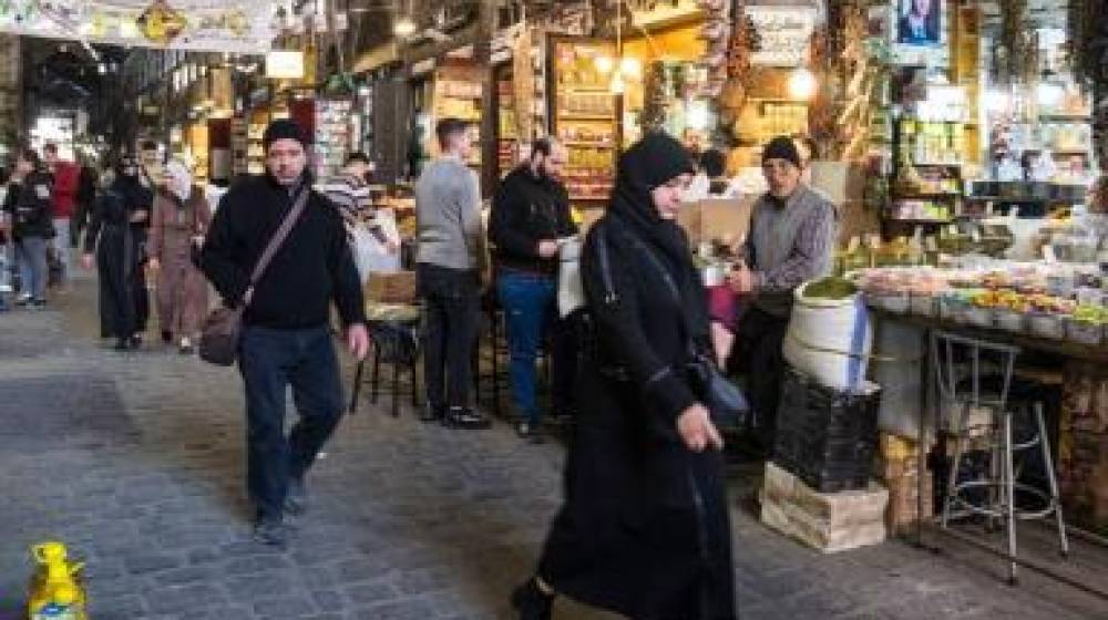 دمشق: الكساد يدفع التجار لتخفيض الأسعار.. والتلاعب بتاريخ الصلاحية!