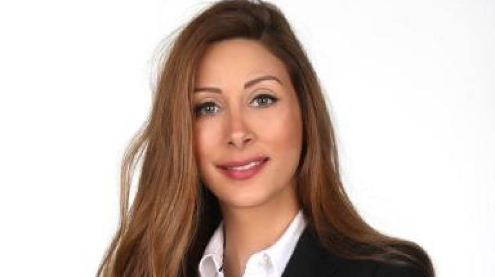 سينتيا زرازير تفجّر أدبيات مجلس النواب