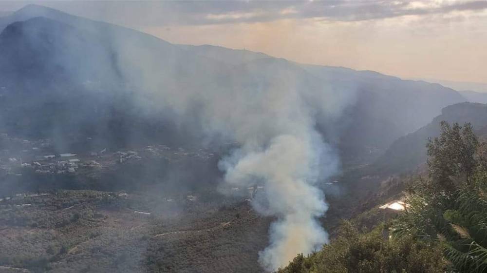 حريق في خراج بلدة قبعيت يعمل الدفاع المدني والاهالي على محاصرته