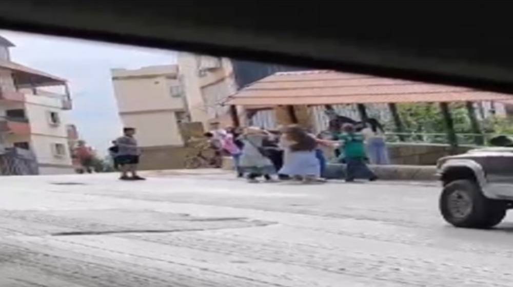 تخلّله تضارب بآلة حادة… إشكال بين فتاتين لا يتعدى عمرهما الـ12 عاماً