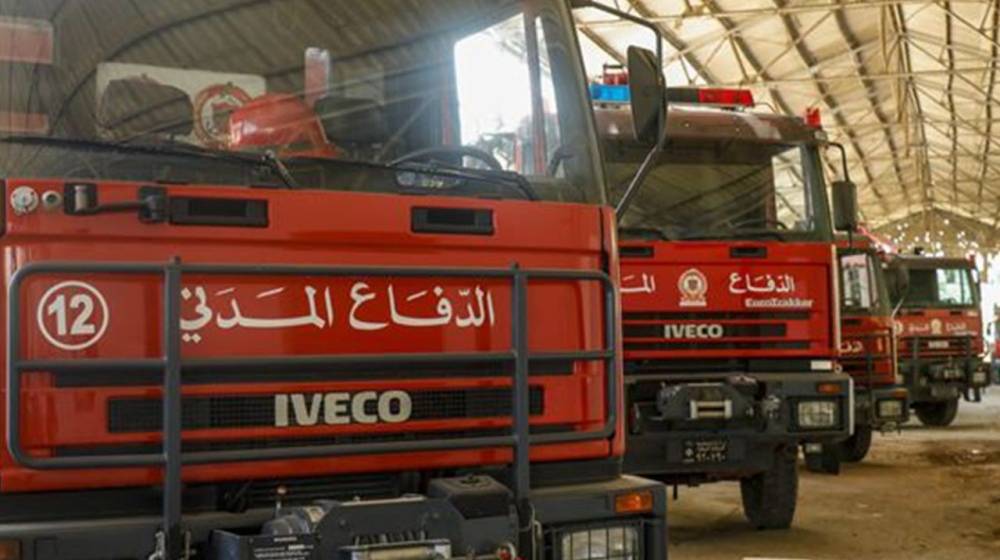 يحتوي على غسّالات وبرّادات.. حريق هائل يلتهم مستودعاً