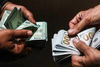 انهيار قياسي جديد لليرة واتهامات باستخدام الدولار في الحرب المصرفية – القضائية